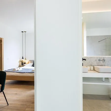 *villa Olivo*with Private Terrace & Jacuzzi + 3bedrooms * Milan